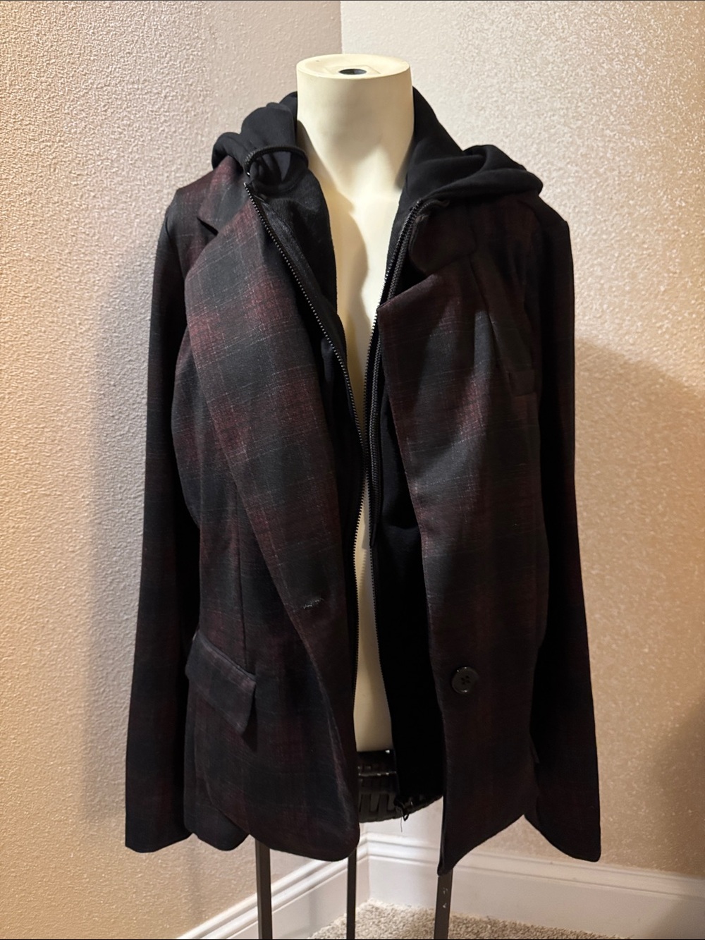 Liverpool Los Angelas Plaid Boyfriend Blazer with Removable Hoodie - Picture 5 of 9